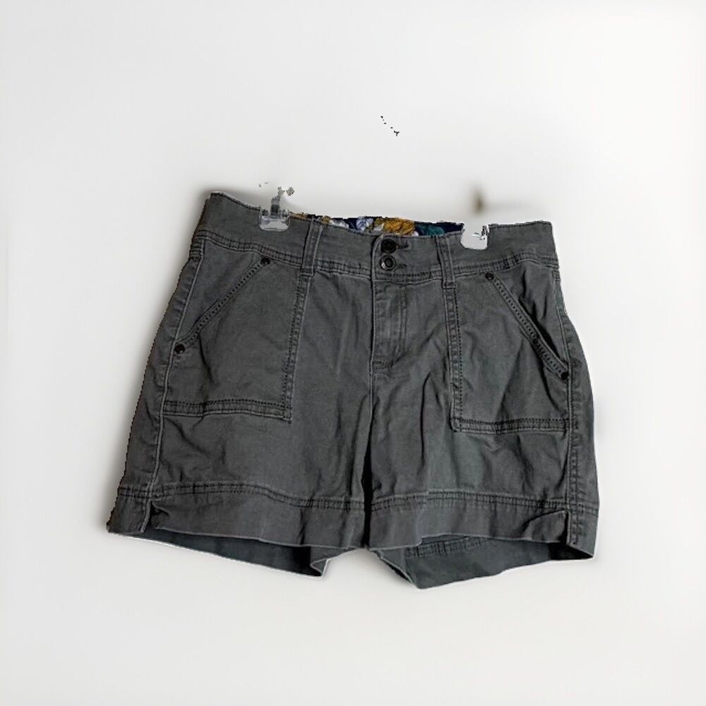 Maurices Gray Cargo Shorts Size 8 Womens 4.5" Inseam Flat Front